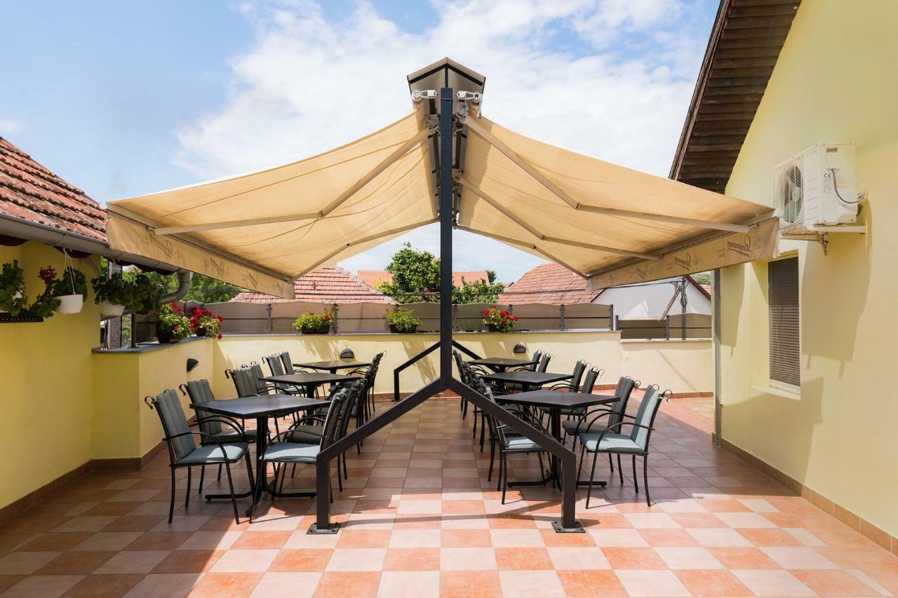 Rooms Gat Subotica Exterior photo